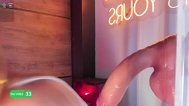 Snapshot of alyamonroe chatting on November 14, 2025, 11:03 am alyamonroe online show from November 14, 2025, 11:03 am