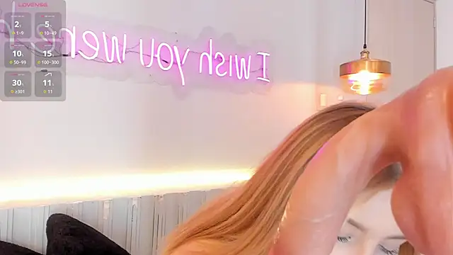 Snapshot of alyamonroe chatting on November 30, 2025, 11:55 am alyamonroe online show from November 30, 2025, 11:55 am