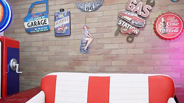 foxy zoe online show from March 18, 2026, 6:09 pm