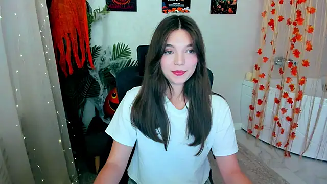 Snapshot of DivineAmour chatting on October 16, 2025, 12:35 pm DivineAmour online show from October 16, 2025, 12:35 pm