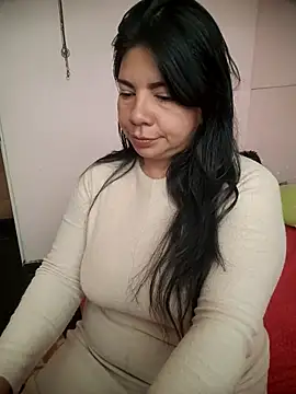 Snapshot of kinky_momm chatting on May 23, 2026, 4:39 pm kinky momm online show from May 23, 2026, 4:39 pm
