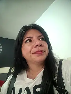 kinky momm online show from January 17, 2026, 6:33 pm