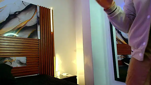 Snapshot of Evelin_thompsson chatting on November 19, 2025, 3:06 am Evelin thompsson online show from November 19, 2025, 3:06 am