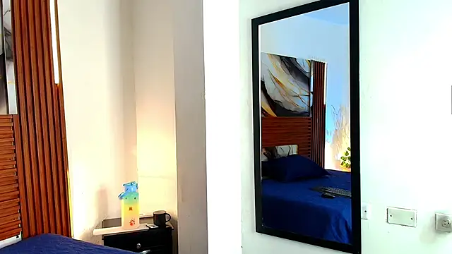 Snapshot of Evelin_thompsson chatting on November 25, 2025, 3:18 am Evelin thompsson online show from November 25, 2025, 3:18 am