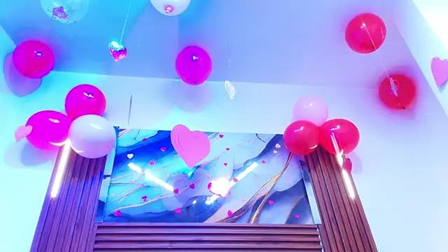 Evelin thompsson online show from February 3, 2026, 6:40 am