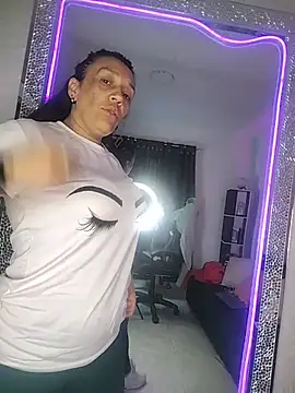 Snapshot of Shantey_Laurent chatting on July 21, 2026, 4:19 pm Shantey Laurent online show from July 21, 2026, 4:19 pm