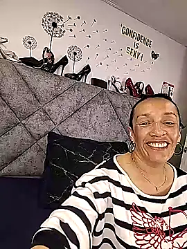 Snapshot of Shantey_Laurent chatting on March 13, 2026, 6:02 pm Shantey Laurent online show from March 13, 2026, 6:02 pm