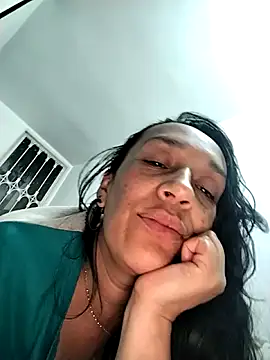 Snapshot of Shantey_Laurent chatting on June 13, 2026, 5:05 am Shantey Laurent online show from June 13, 2026, 5:05 am