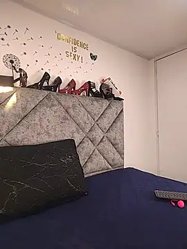 Snapshot of Shantey_Laurent chatting on July 11, 2026, 1:22 pm Shantey Laurent online show from July 11, 2026, 1:22 pm