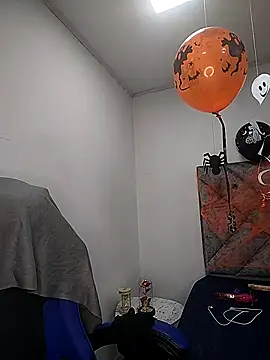 Shantey Laurent online show from October 29, 2025, 1:43 pm