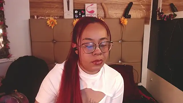 MIA  SPENCER online show from April 30, 2026, 8:05 pm