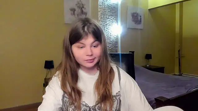 Lilly Jess online show from November 15, 2025, 2:32 pm