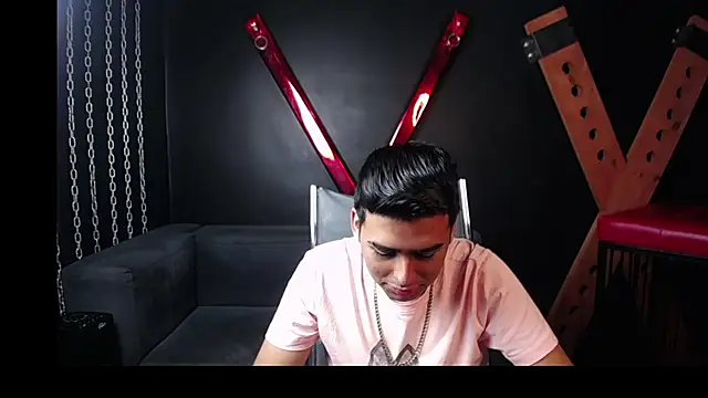 Snapshot of Matthewlodge chatting on October 15, 2025, 12:57 pm Matthewlodge online show from October 15, 2025, 12:57 pm