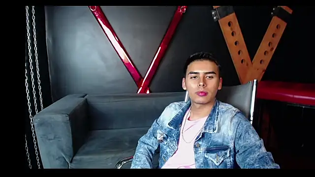 Snapshot of Matthewlodge chatting on October 17, 2025, 2:08 pm Matthewlodge online show from October 17, 2025, 2:08 pm