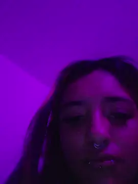 carolinerue online show from May 4, 2026, 4:49 am