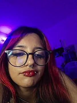 carolinerue online show from April 27, 2026, 11:52 am