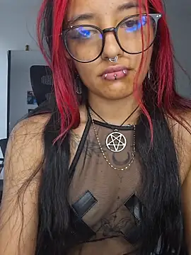carolinerue online show from June 27, 2026, 10:05 pm
