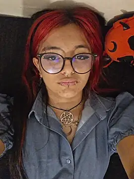 carolinerue online show from June 26, 2026, 11:43 pm