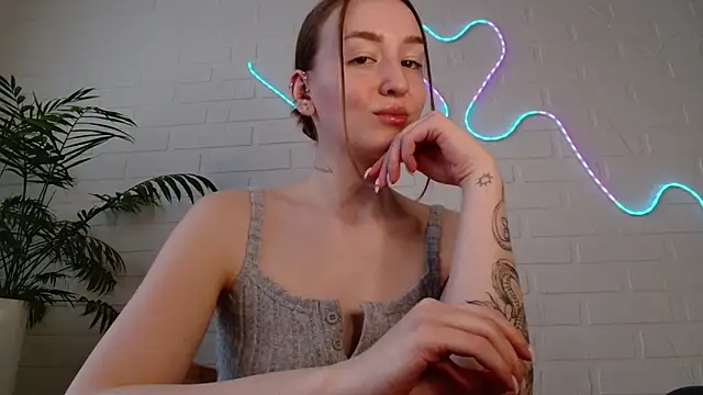 WhitePrincessLuna online show from March 13, 2026, 2:33 pm