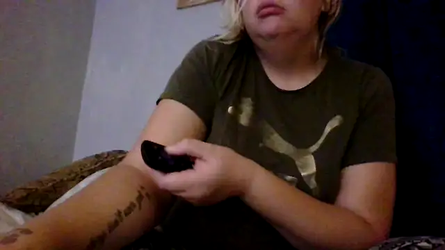 Snapshot of Gabbygade chatting on September 15, 2025, 2:45 am Gabbygade online show from September 15, 2025, 2:45 am