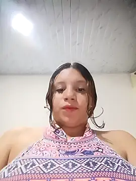 Shell Latina online show from May 12, 2026, 3:36 am