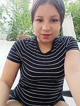 Snapshot of Shell_Latina chatting on November 3, 2025, 1:37 pm Shell Latina online show from November 3, 2025, 1:37 pm