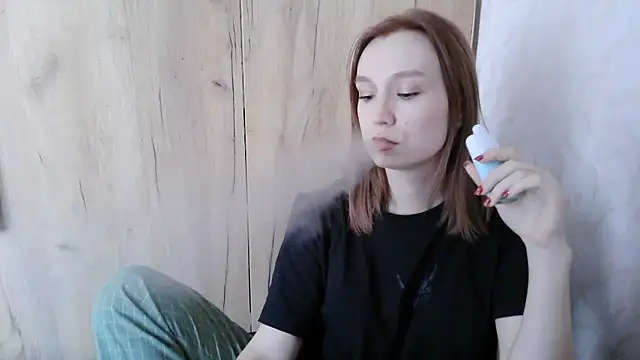 RegitGirlss online show from November 1, 2025, 12:10 pm