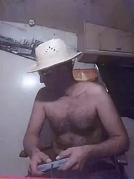 Vikingo1985 online show from October 6, 2025, 8:20 pm