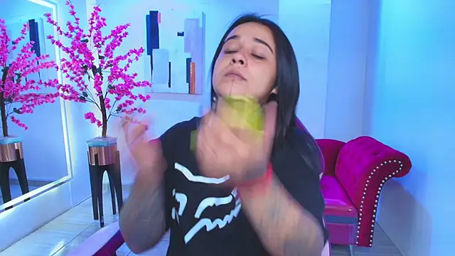 Black roseee online show from February 3, 2026, 3:37 am