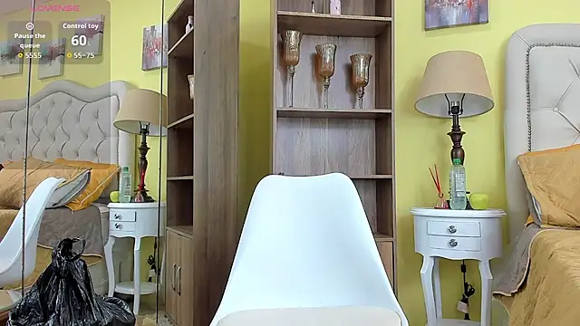 Snapshot of TransDoll09 chatting on October 11, 2025, 4:41 pm TransDoll09 online show from October 11, 2025, 4:41 pm