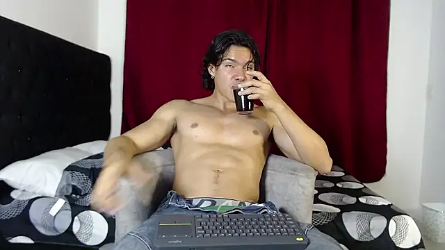 adriel escalante online show from January 10, 2026, 4:19 am