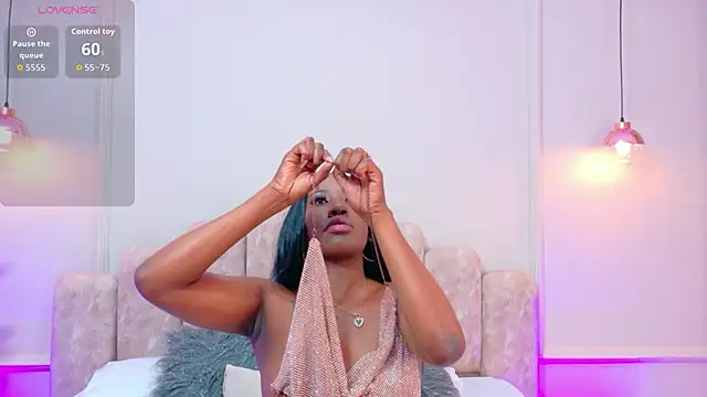 Snapshot of Rossie-Cameron chatting on March 17, 2026, 3:31 am Rossie-Cameron online show from March 17, 2026, 3:31 am