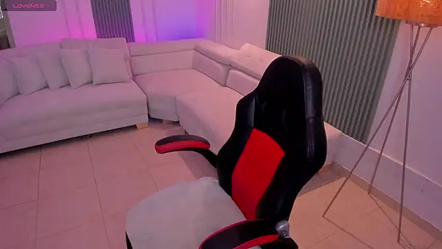 Maddyson parker online show from November 28, 2025, 3:07 am