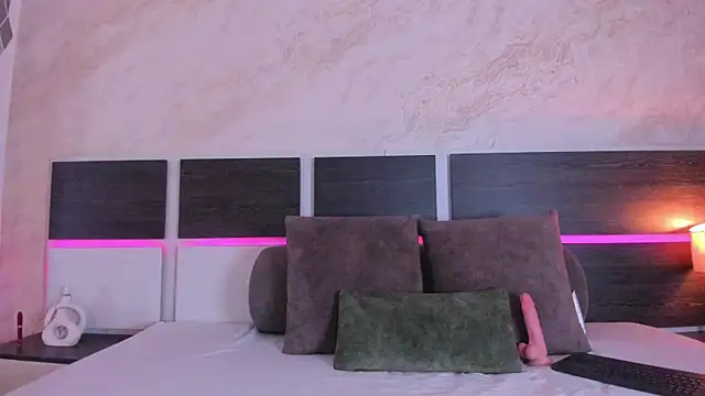 Snapshot of Susanna_Cute chatting on November 19, 2025, 1:33 pm Susanna Cute online show from November 19, 2025, 1:33 pm