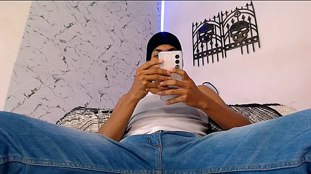 Snapshot of lorian_vikel chatting on October 10, 2025, 9:48 pm lorian vikel online show from October 10, 2025, 9:48 pm