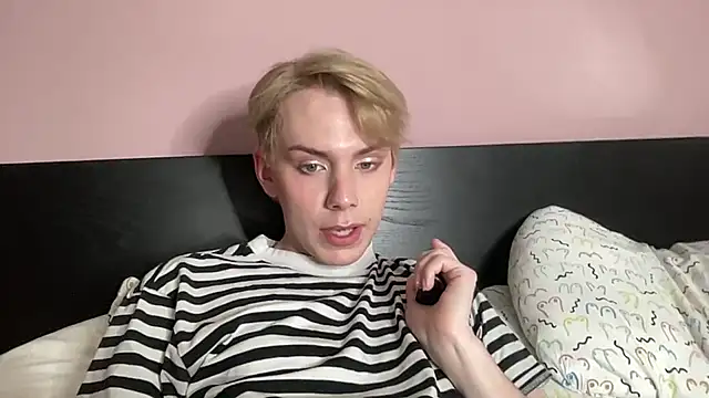 scottishtwink01 online show from September 29, 2025, 8:03 pm