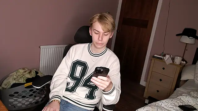 scottishtwink01 online show from September 24, 2025, 12:55 pm