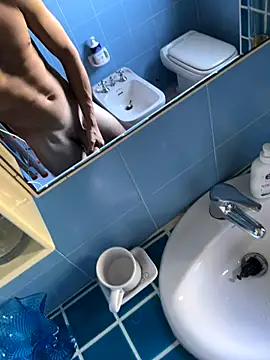 italiani19anni online show from September 21, 2025, 12:54 pm