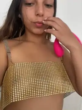 MelanyBabeee2 online show from February 3, 2026, 10:04 pm