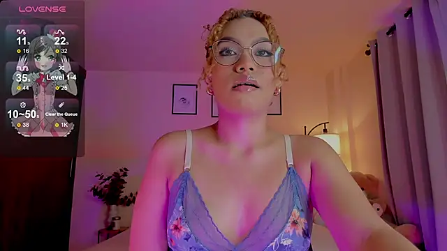 Snapshot of OxanaFedorova1- chatting on June 4, 2026, 8:35 pm OxanaFedorova1- online show from June 4, 2026, 8:35 pm