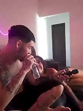 Snapshot of Bbzinha_18 chatting on November 20, 2025, 2:18 pm Bbzinha 18 online show from November 20, 2025, 2:18 pm