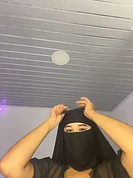 Snapshot of rhizanthella_ chatting on October 20, 2025, 8:09 pm rhizanthella online show from October 20, 2025, 8:09 pm