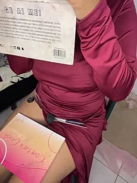 Snapshot of rhizanthella_ chatting on October 11, 2025, 2:18 pm rhizanthella online show from October 11, 2025, 2:18 pm