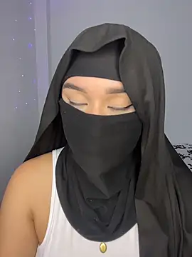 Snapshot of rhizanthella_ chatting on December 13, 2025, 8:04 pm rhizanthella online show from December 13, 2025, 8:04 pm