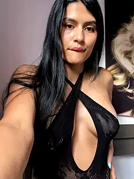 juliana1920 online show from November 1, 2025, 8:25 pm