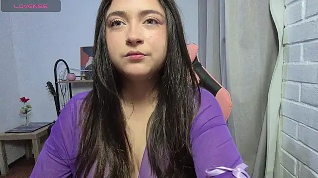 Snapshot of valentinauwu chatting on March 30, 2026, 1:29 am valentinauwu online show from March 30, 2026, 1:29 am