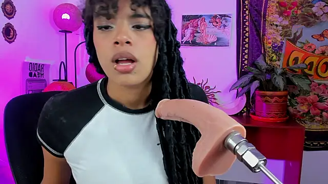 Raven luv online show from March 13, 2026, 3:44 am