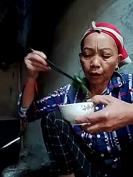 -Xuka-200 online show from November 21, 2025, 5:06 am