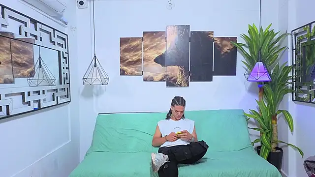 Snapshot of Golden_boys_ggh chatting on October 15, 2025, 7:16 am Golden boys ggh online show from October 15, 2025, 7:16 am