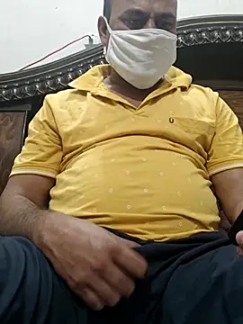 Snapshot of Famit025 chatting on February 25, 2026, 12:38 pm Famit025 online show from February 25, 2026, 12:38 pm